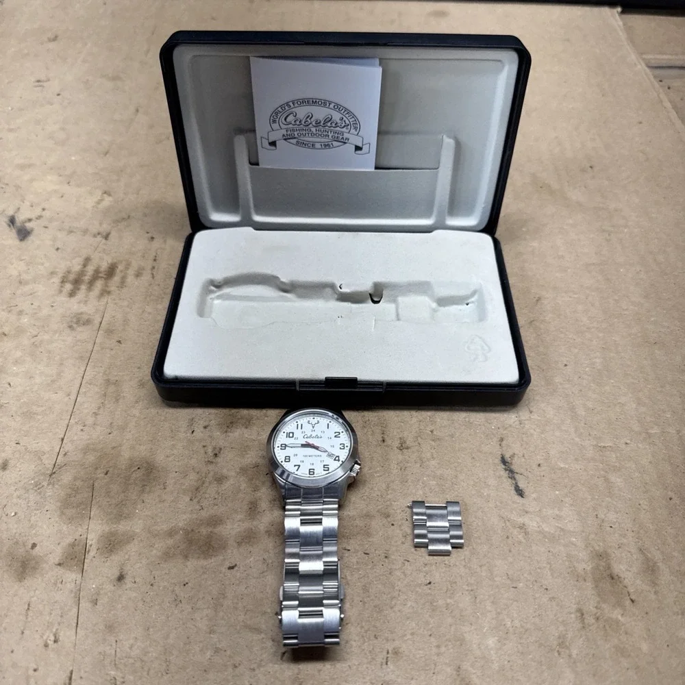 Cabela's Watch Men Stainless Steel Dial Date 100 Meter Watch NEARLY PERFECT